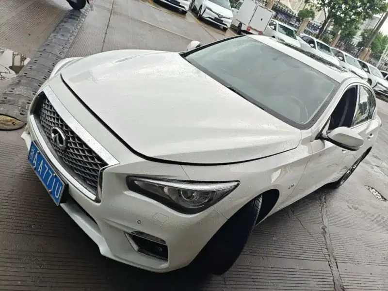 Infiniti Q50L