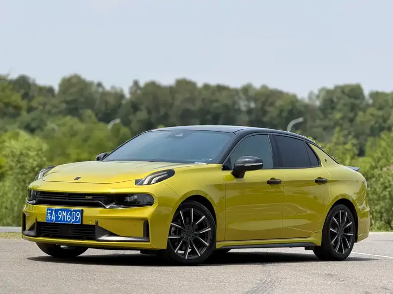 Lynk & Co 03