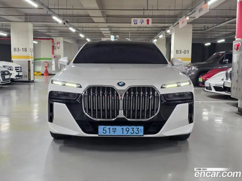 BMW i7