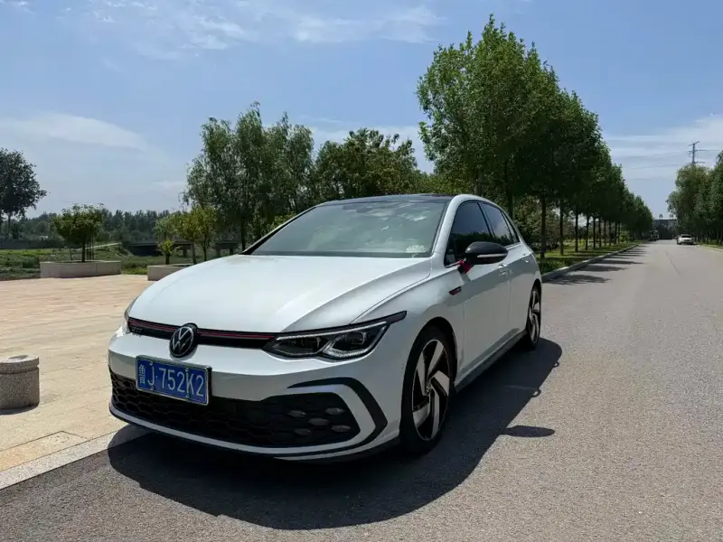 Volkswagen Golf GTI