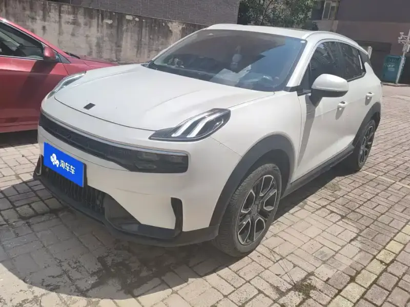 Lynk & Co 06