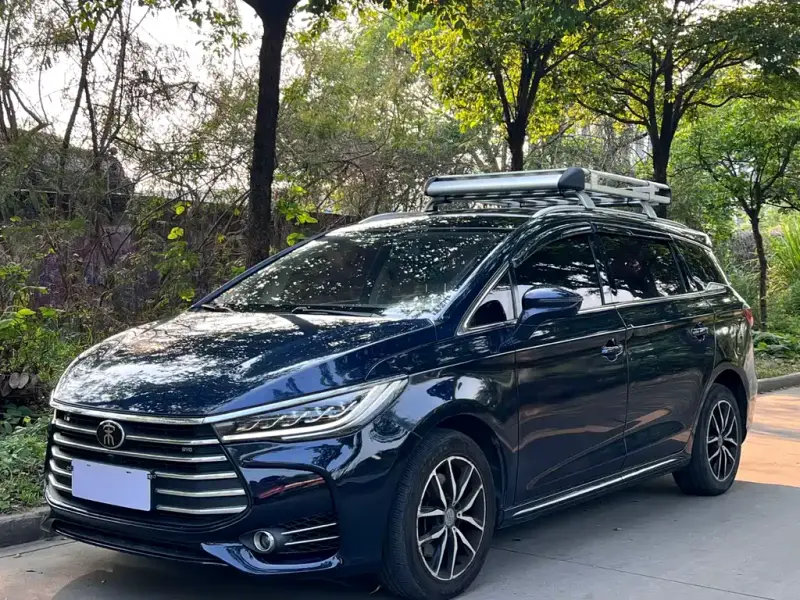 BYD MAX