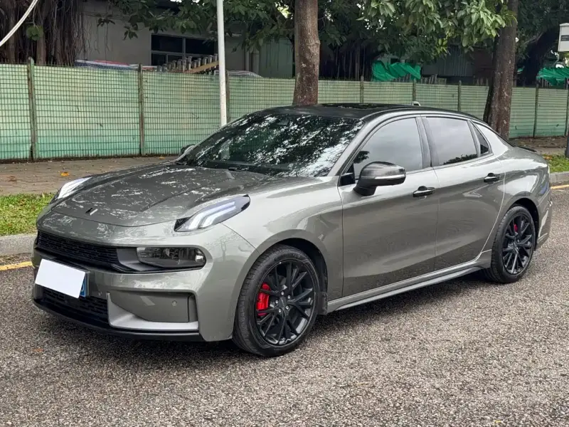 Lynk & Co 03