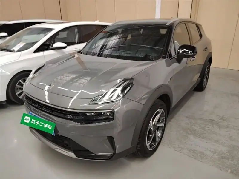 Lynk & Co 06