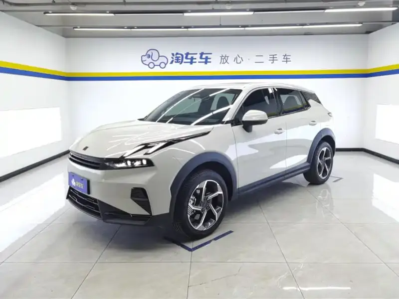Lynk & Co 06