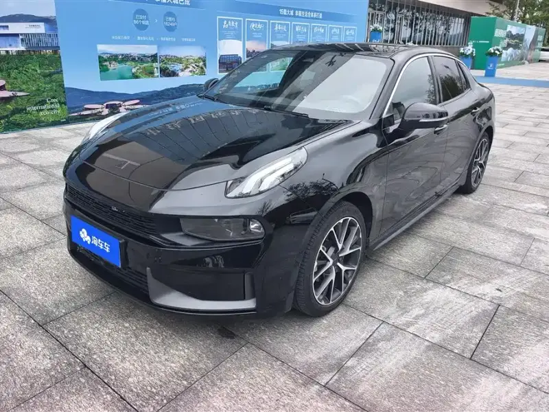 Lynk & Co 03