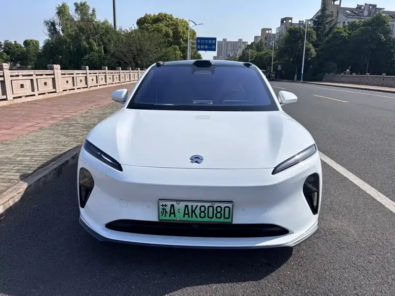 NIO ET5