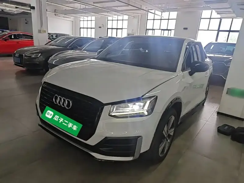 Audi Q2L
