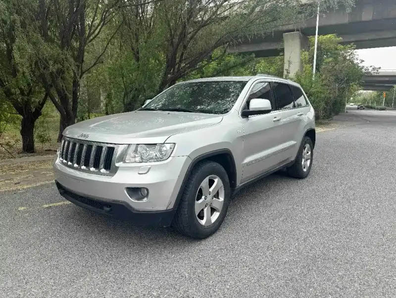 Jeep Grand Cherokee (Import)
