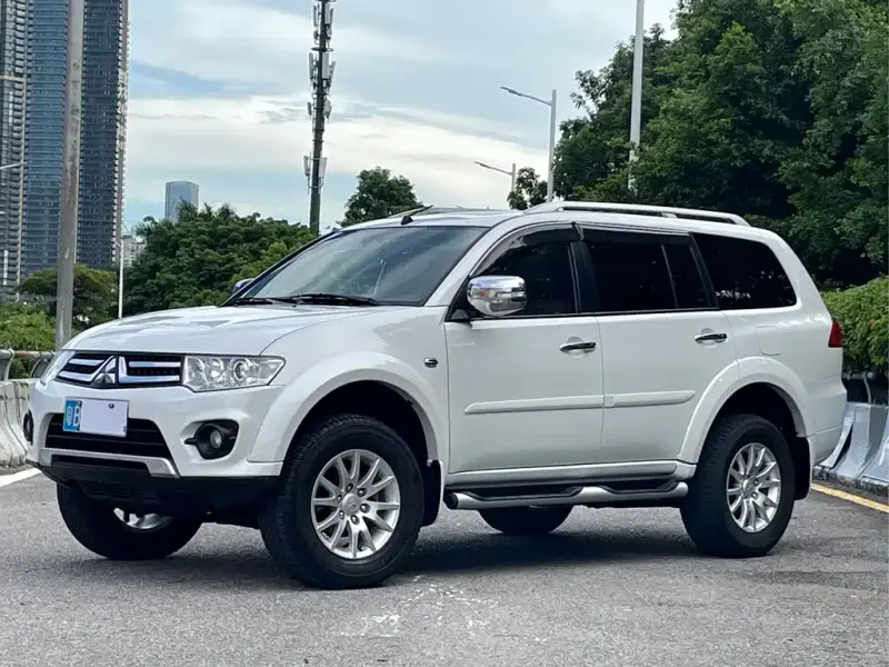 Mitsubishi Pajero Sport