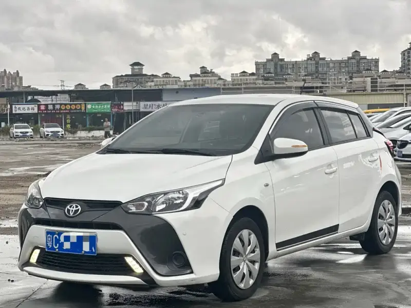 Toyota Yaris L