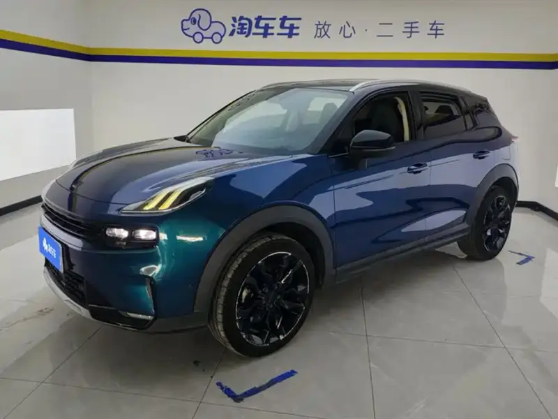 Lynk & Co 06