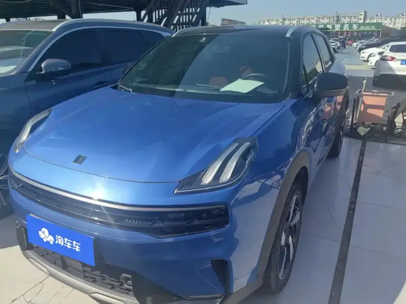 Lynk & Co 06