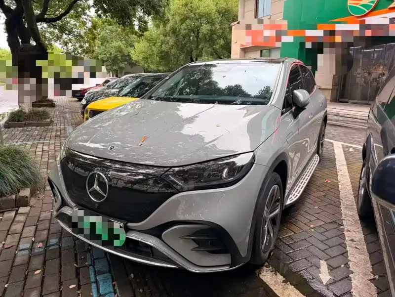 Mercedes-Benz EQE SUV