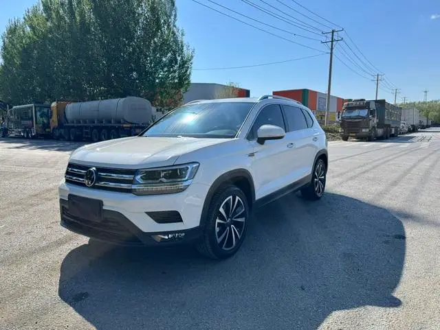 Volkswagen Tharu