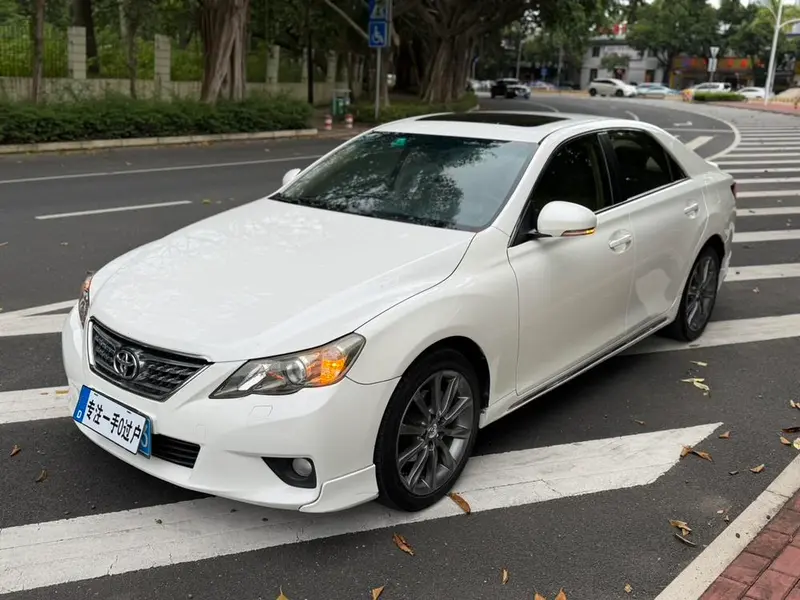 Toyota Reiz