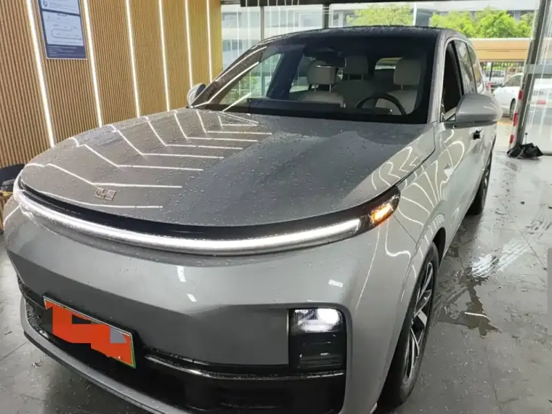 Li Auto L8