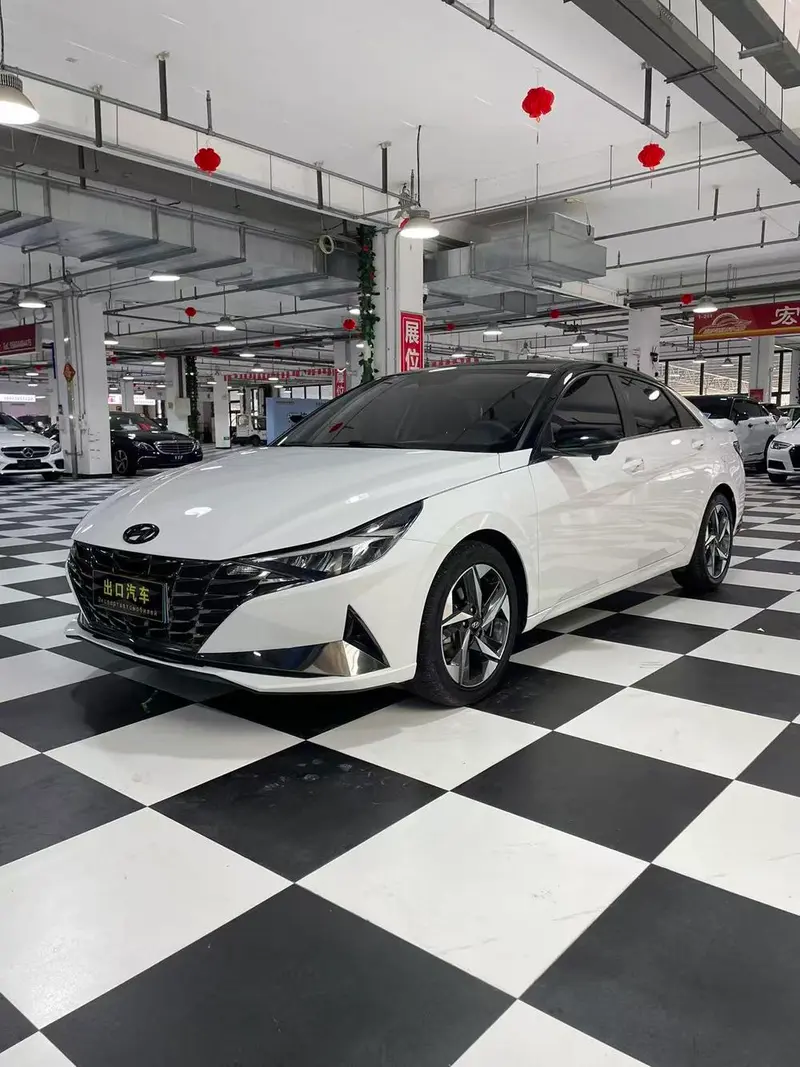 Hyundai Elantra