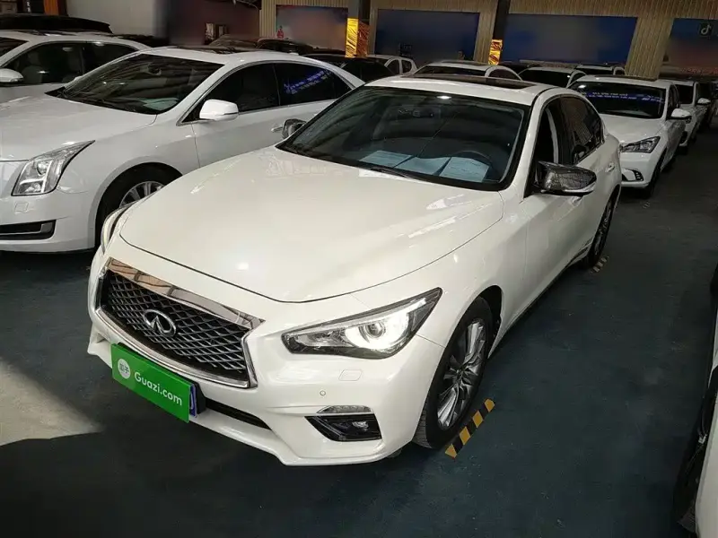 Infiniti Q50L