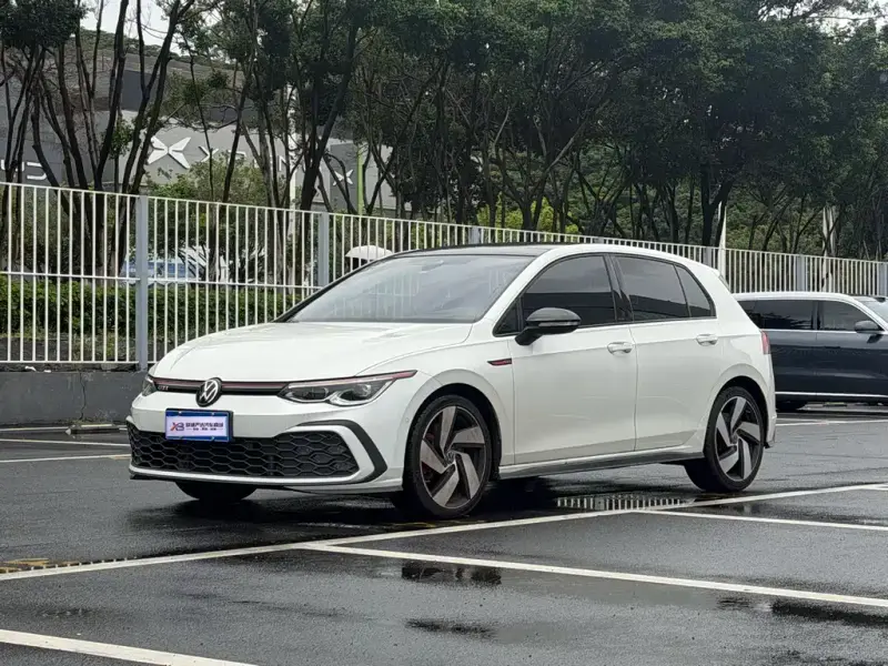 Volkswagen Golf GTI