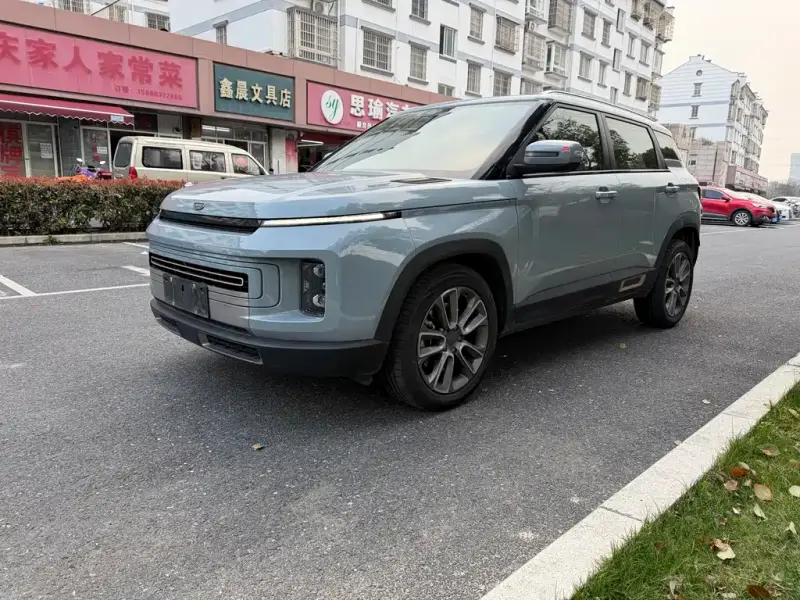 Geely ICON