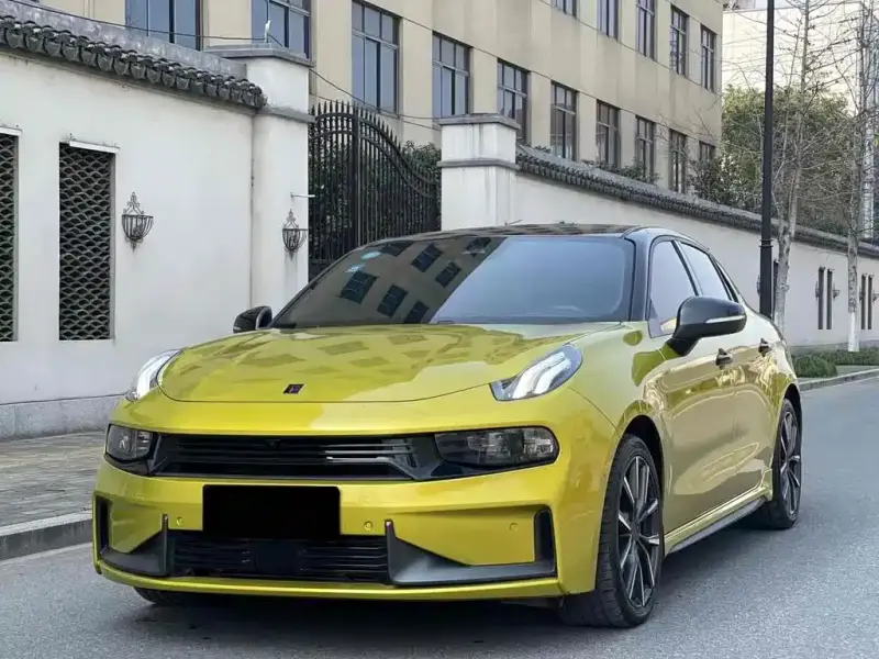 Lynk & Co 03