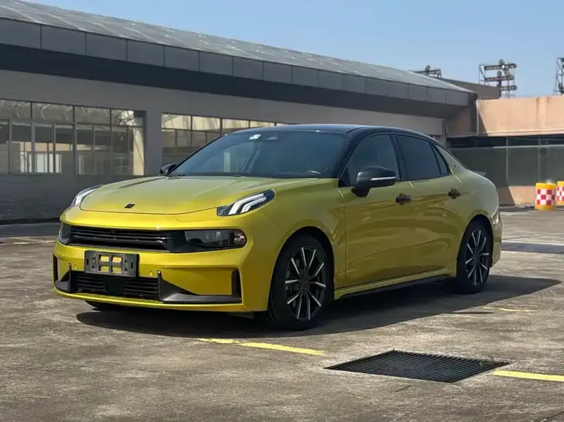 Lynk & Co 03