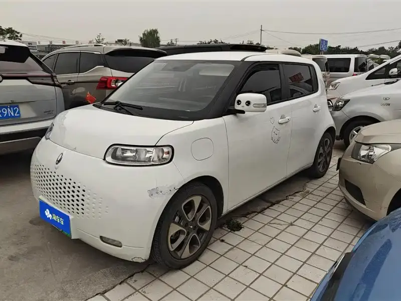 Ora Ora 02 (White Cat)