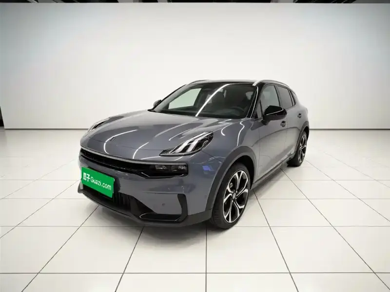 Lynk & Co 06