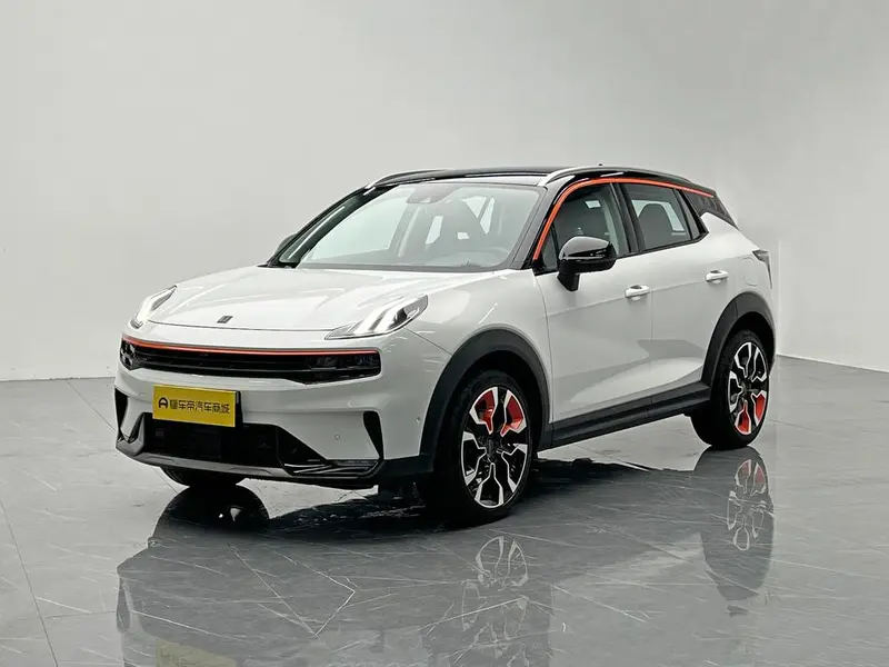 Lynk & Co 06