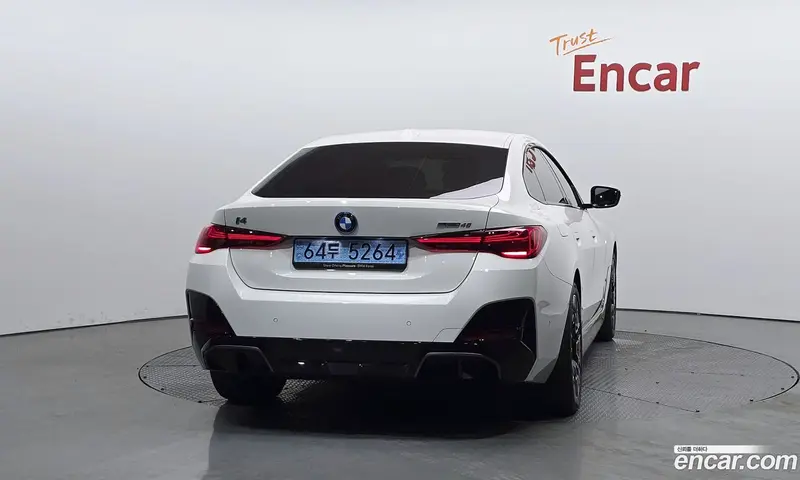 BMW i4