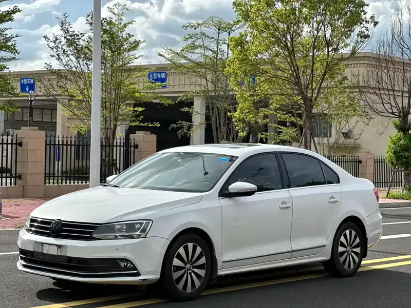 Volkswagen Sagitar