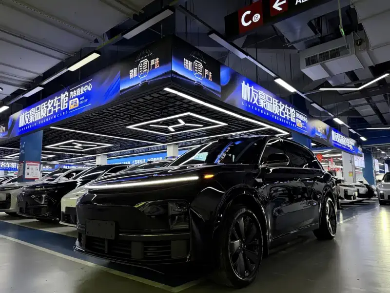 Li Auto L8