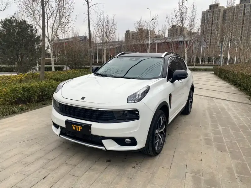 Lynk & Co 01