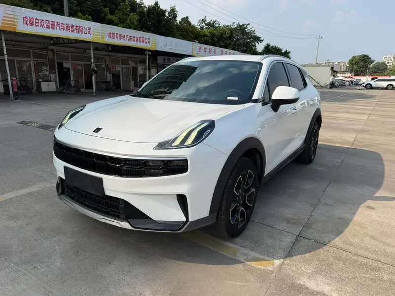 Lynk & Co 06