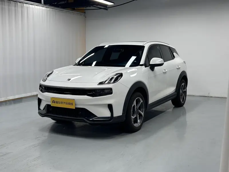 Lynk & Co 06
