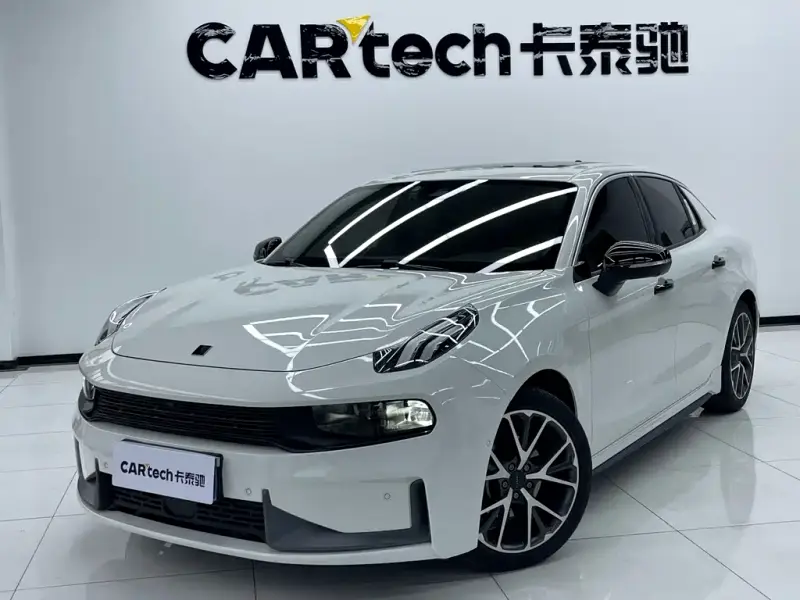 Lynk & Co 03