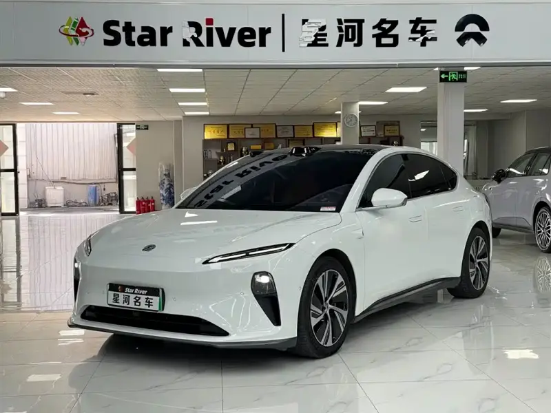 NIO ET5