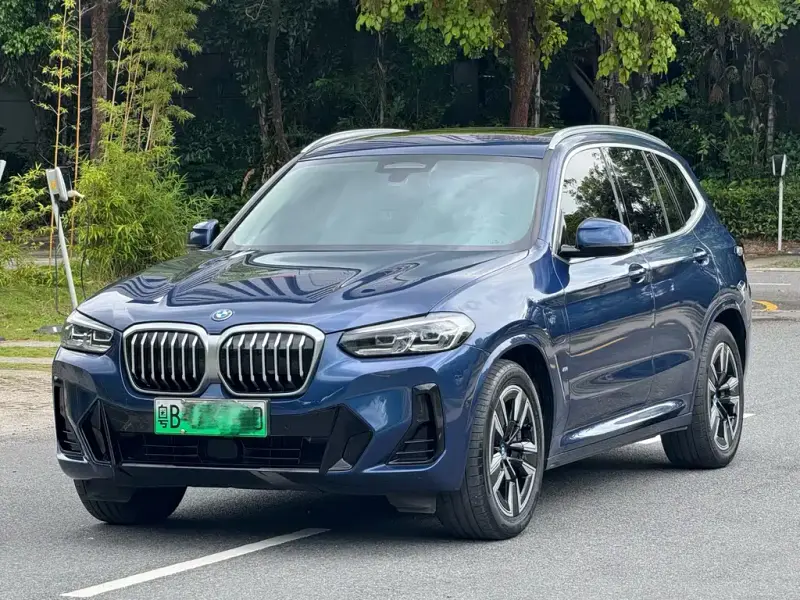 BMW iX3