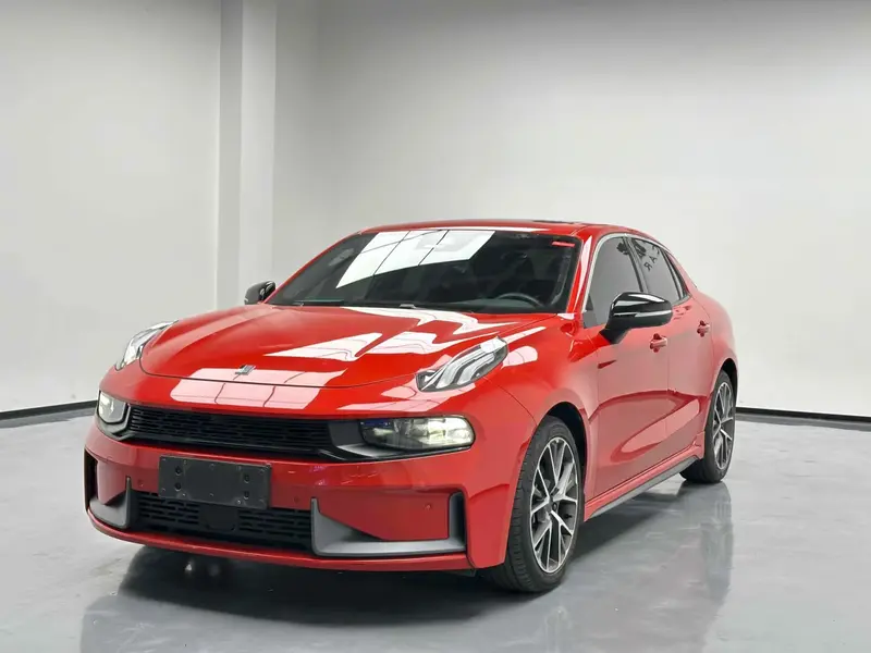 Lynk & Co 03