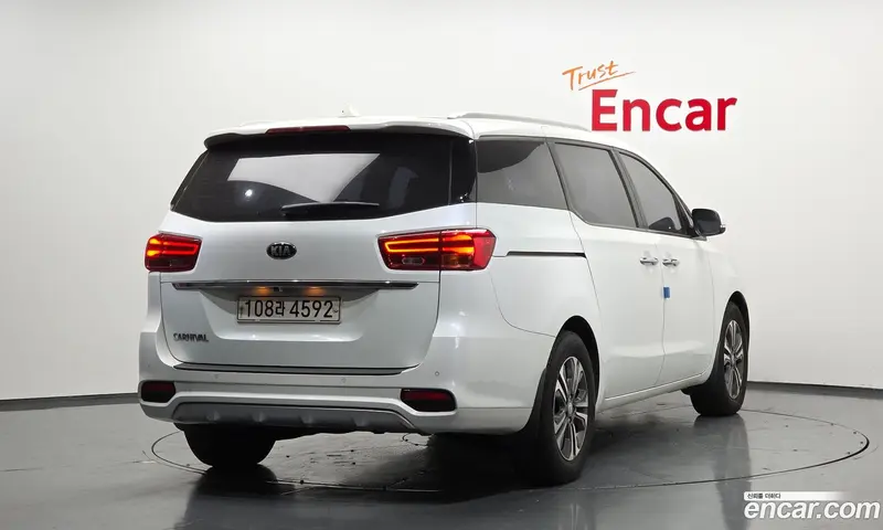 Kia Carnival (Canival)