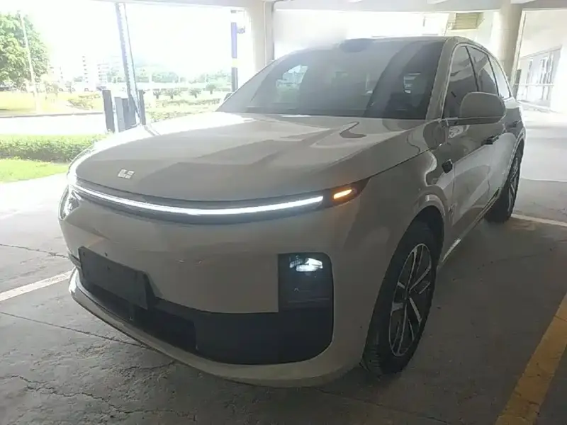 Li Auto L6
