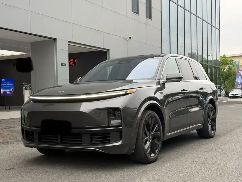Li Auto L8
