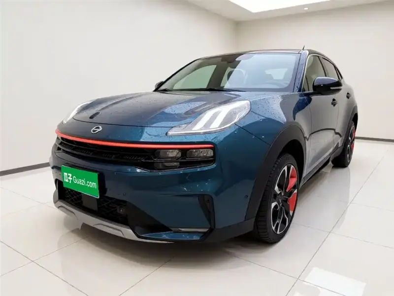 Lynk & Co 06