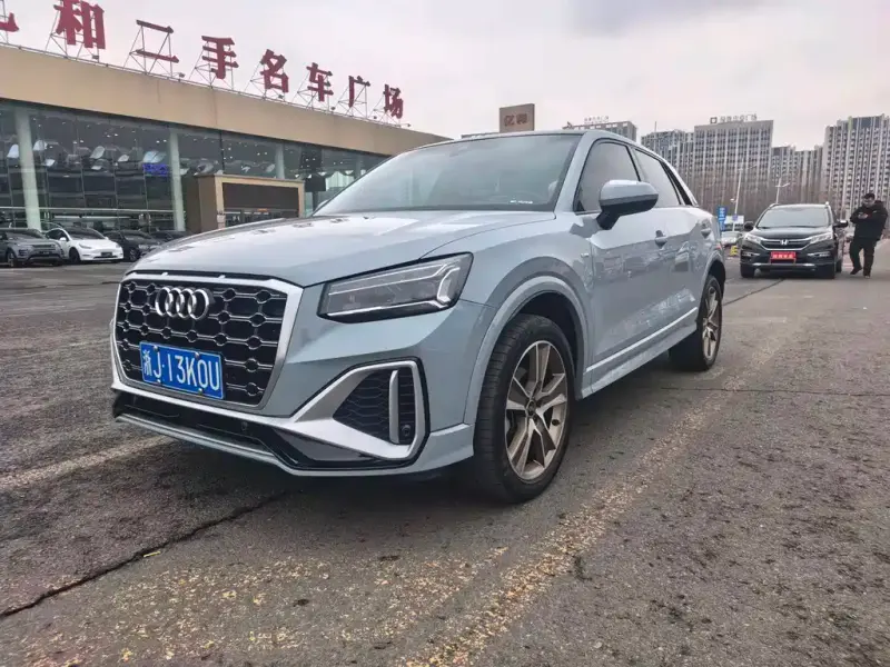 Audi Q2L