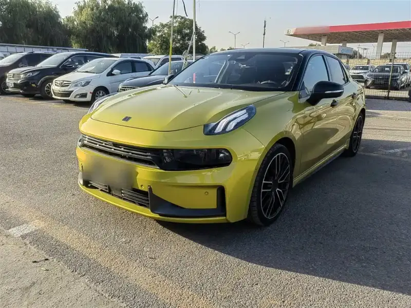 Lynk & Co 03