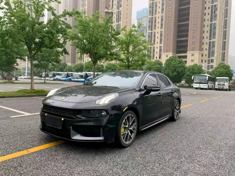 Lynk & Co 03