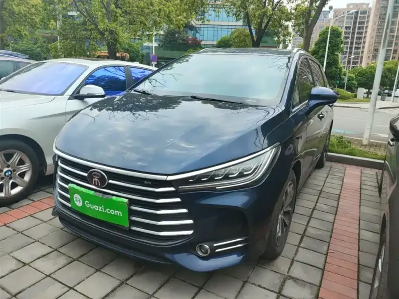 BYD MAX