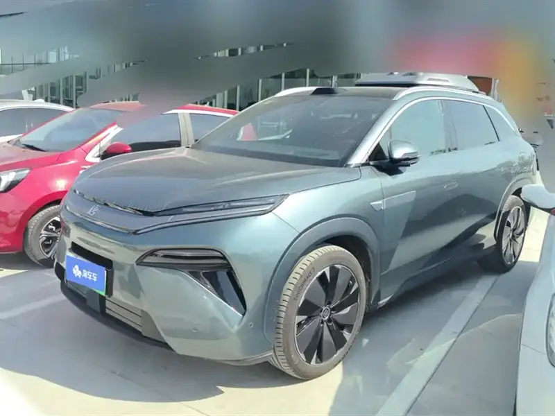 BYD Tang L