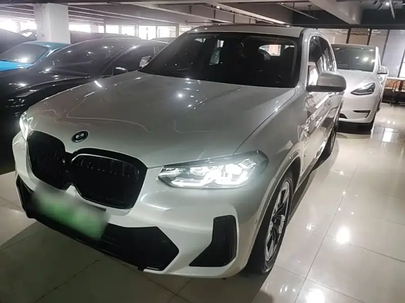 BMW iX3